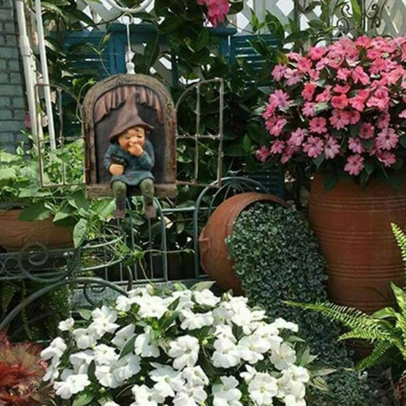 Naughty Garden Gnome Statue El - Gardening Tools Store recensie en prijs