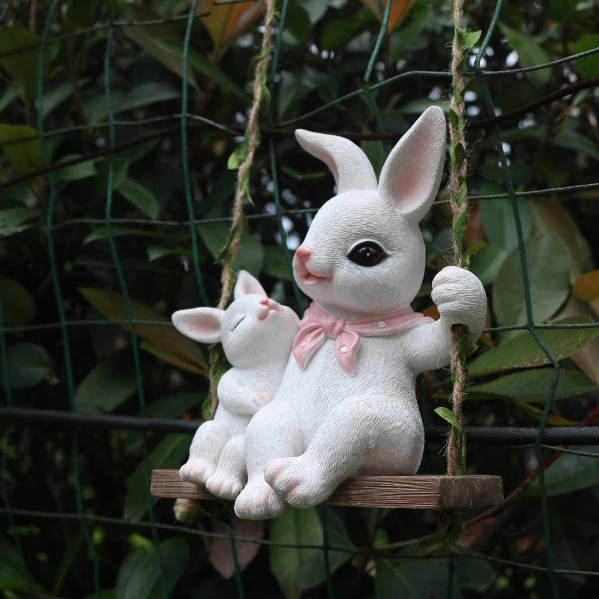 Adorable 1pc Resin Swing Rabbi - Gardening Tools Store recensie en prijs